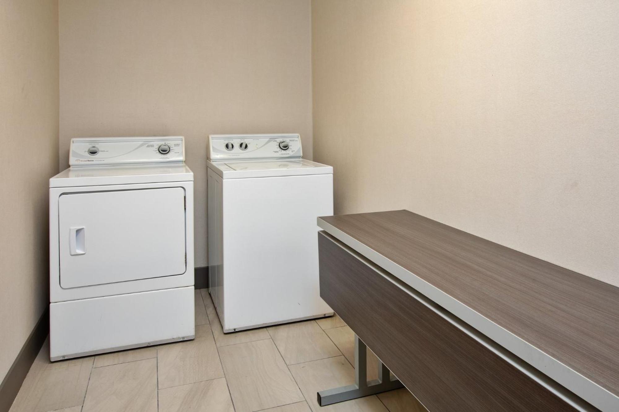 Holiday Inn Express Hotel & Suites - Sumter By Ihg Esterno foto